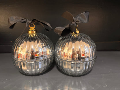 Silver Glass Christmas Bauble Candle – EcoSoy Wax, Gift-Boxed